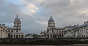 The design had to incorpaorate an uninterupted view of the river from the Queens house (seen between the two wings)