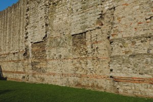 Roman wall at Tower Hill (Lower part of wall) incorporated into Medieval wall
