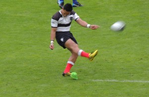 Barbarians kick for goal