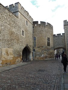 The walkway between the two southern walls. The top of the steps leading to Traitor's Gate is just out of shot to the right