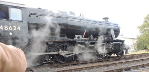 LMS 8F '48624' leaves Horstead Keynes