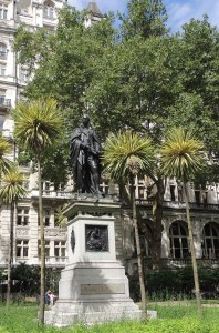 Statue of Sir Henry Bartle Frere in Embankment Gardens