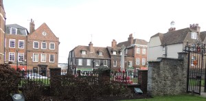 Rochester High Street and war memorial